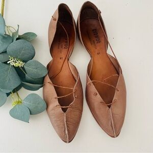 CYDWOQ Meditate Vintage Point Toe Flats Hand Made